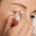 jane iredale - The Skincare Makeup ColorLuxe Eyeshadow Stick Americano Plousia Kremodis Skia Mation Meglis Diarkeias se Morfi Stik Pollaplon Xriseon Skouro Sokolati Mat (Skia-Molubi-Highlighter) 1,4g 
